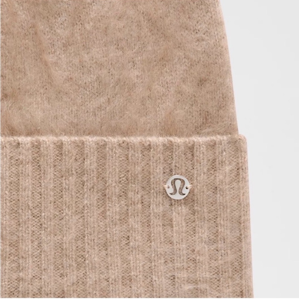 🆕 LULULEMON Fuzzy Cashmere Beanie Heathered Nutmeg NWT - Picture 5 of 15